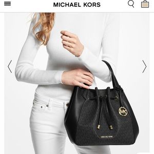 BNWOT Michael Kors Large Phoebe Bucket Bag (Black logo)